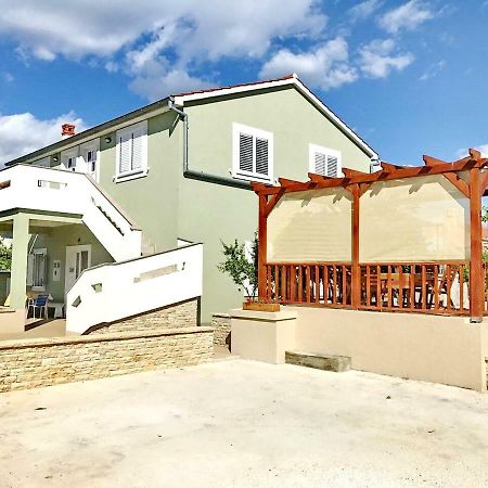 Apartmani Nina I Niko Ugljan Kültér fotó