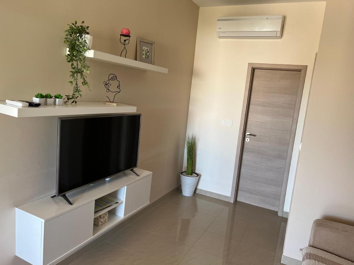 Apartmani Nina I Niko Ugljan Szoba fotó