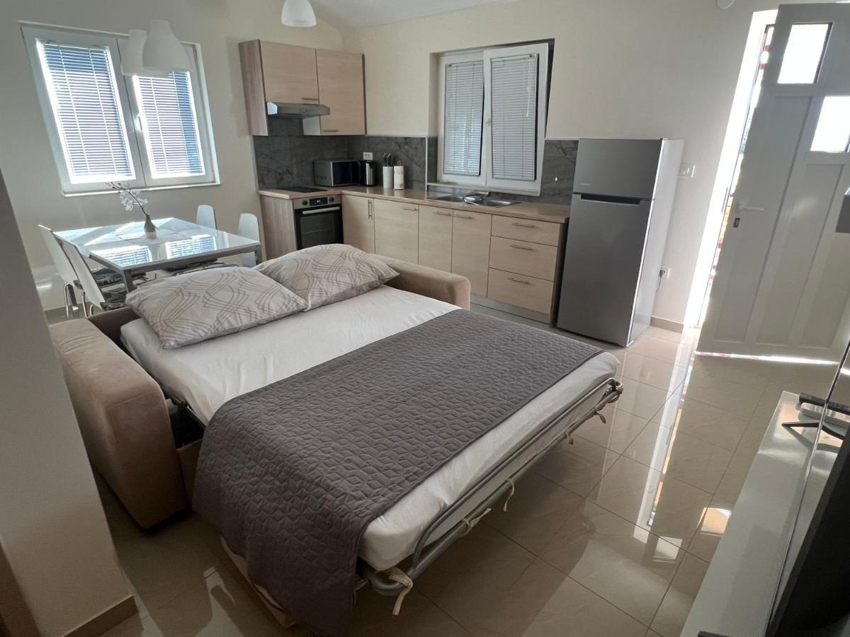 Apartmani Nina I Niko Ugljan Szoba fotó