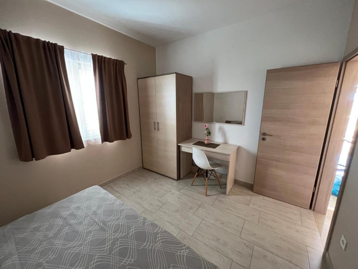 Apartmani Nina I Niko Ugljan Szoba fotó