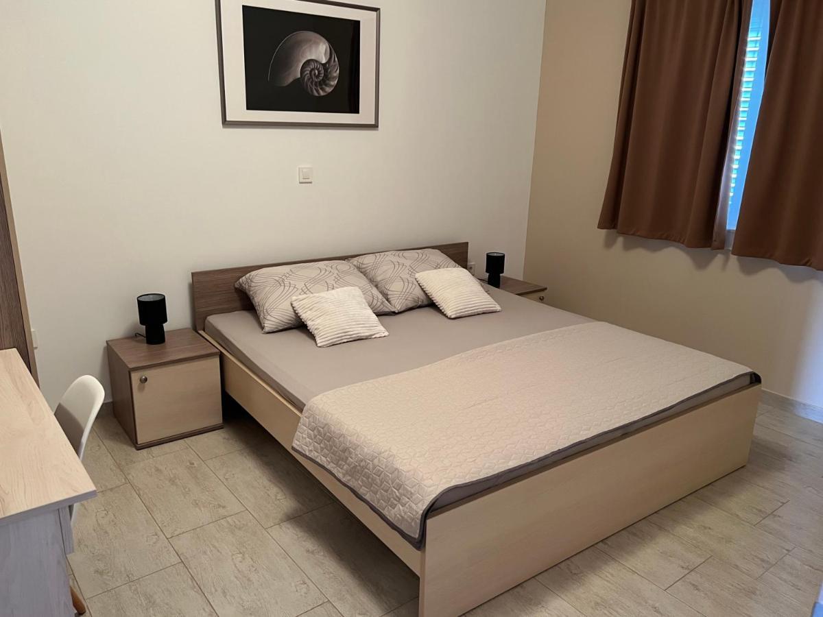 Apartmani Nina I Niko Ugljan Szoba fotó