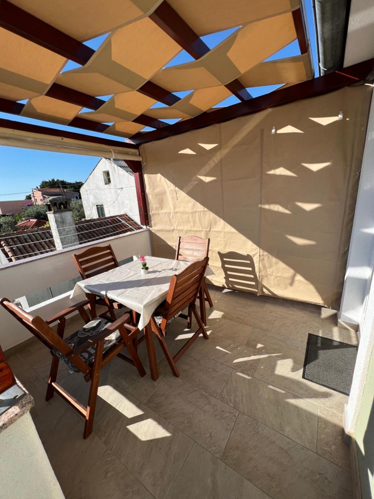 Apartmani Nina I Niko Ugljan Szoba fotó