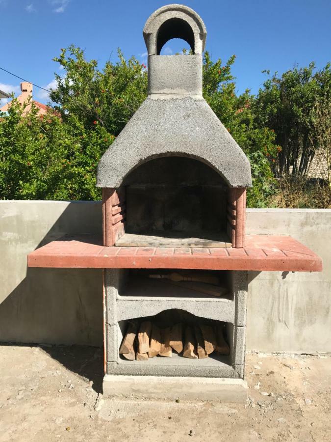 Apartmani Nina I Niko Ugljan Kültér fotó